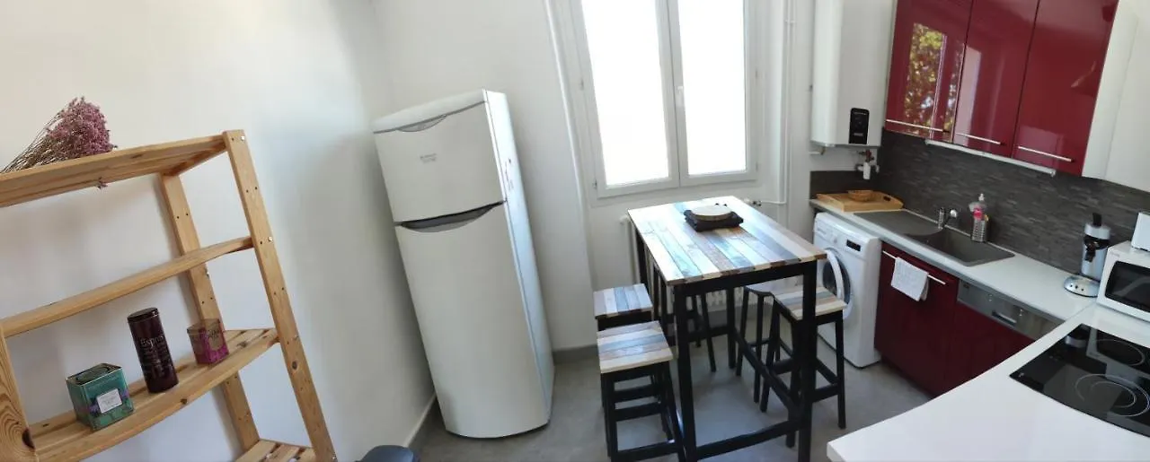 Appt 3 chambres 10mn à pied des remparts - Appt 3 rooms 10mn walk of Avignon ramparts Appartement