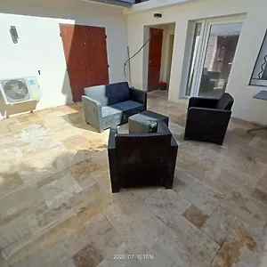 Appartement T2 Renove En Rdc Avec Cour, Intra Muros, Avignon